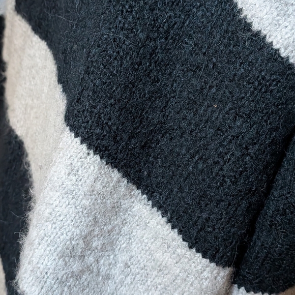 Magaschoni Black Light Gray Striped Alpaca Wool Blend Knit Sweater Cozy Soft Med - Picture 11 of 13